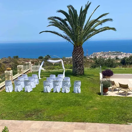 Heora - The Floating Villa Tria Monastiria